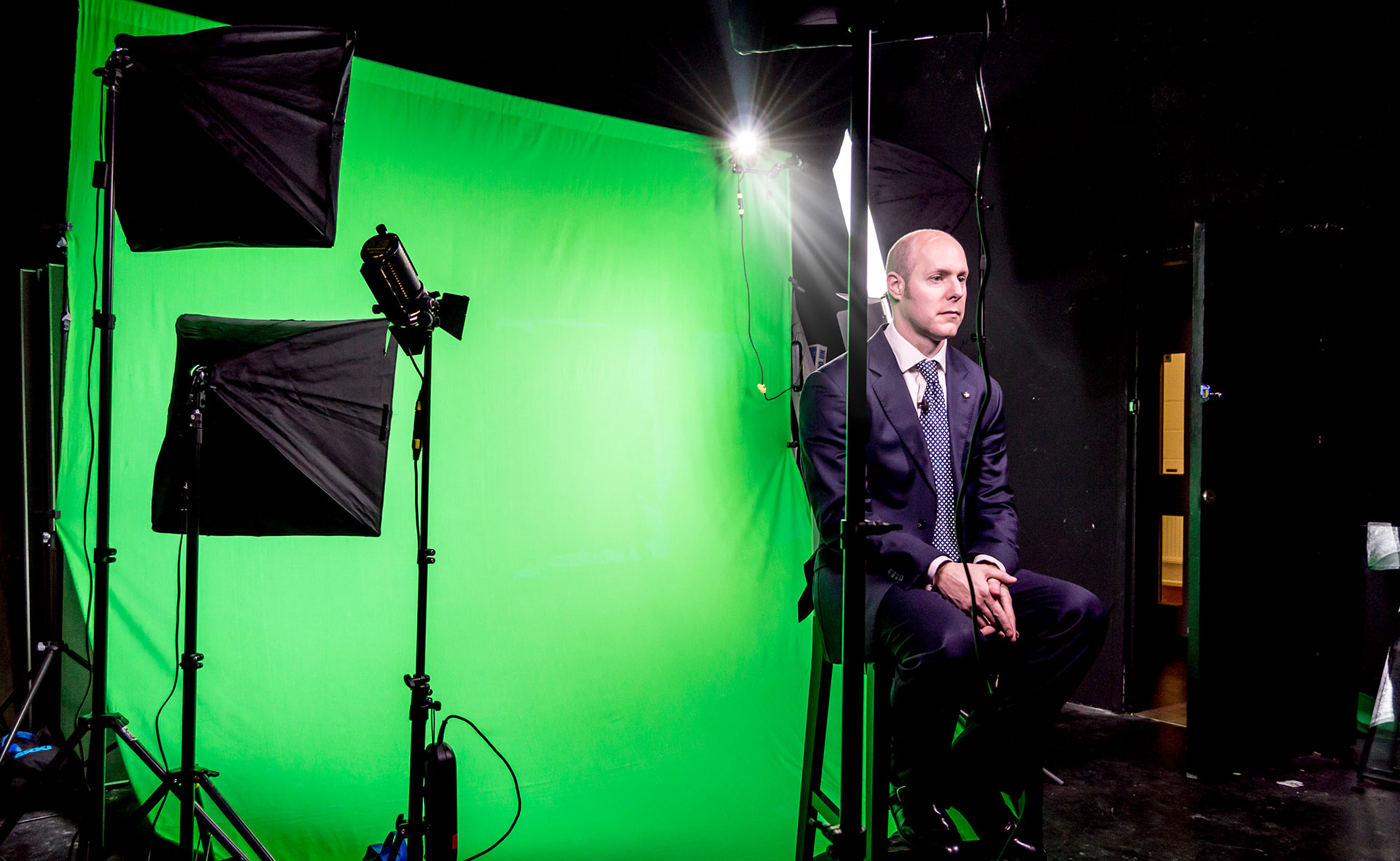 Filming with greenscreen in a studio